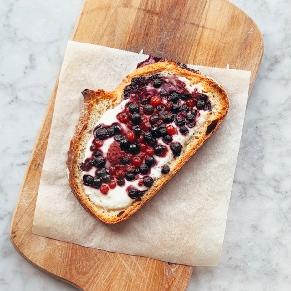 Søt toast med bær og vanilje 💕