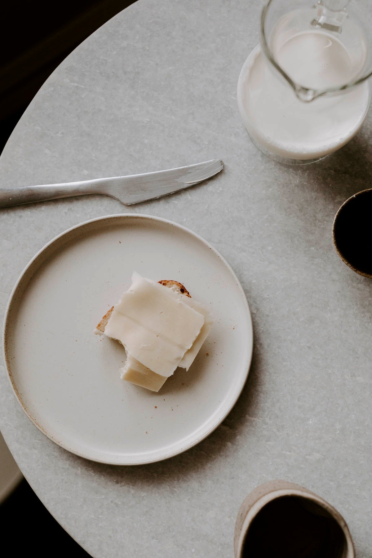 Enkelt speltbrød med surdeig - Skillebekk surdeig