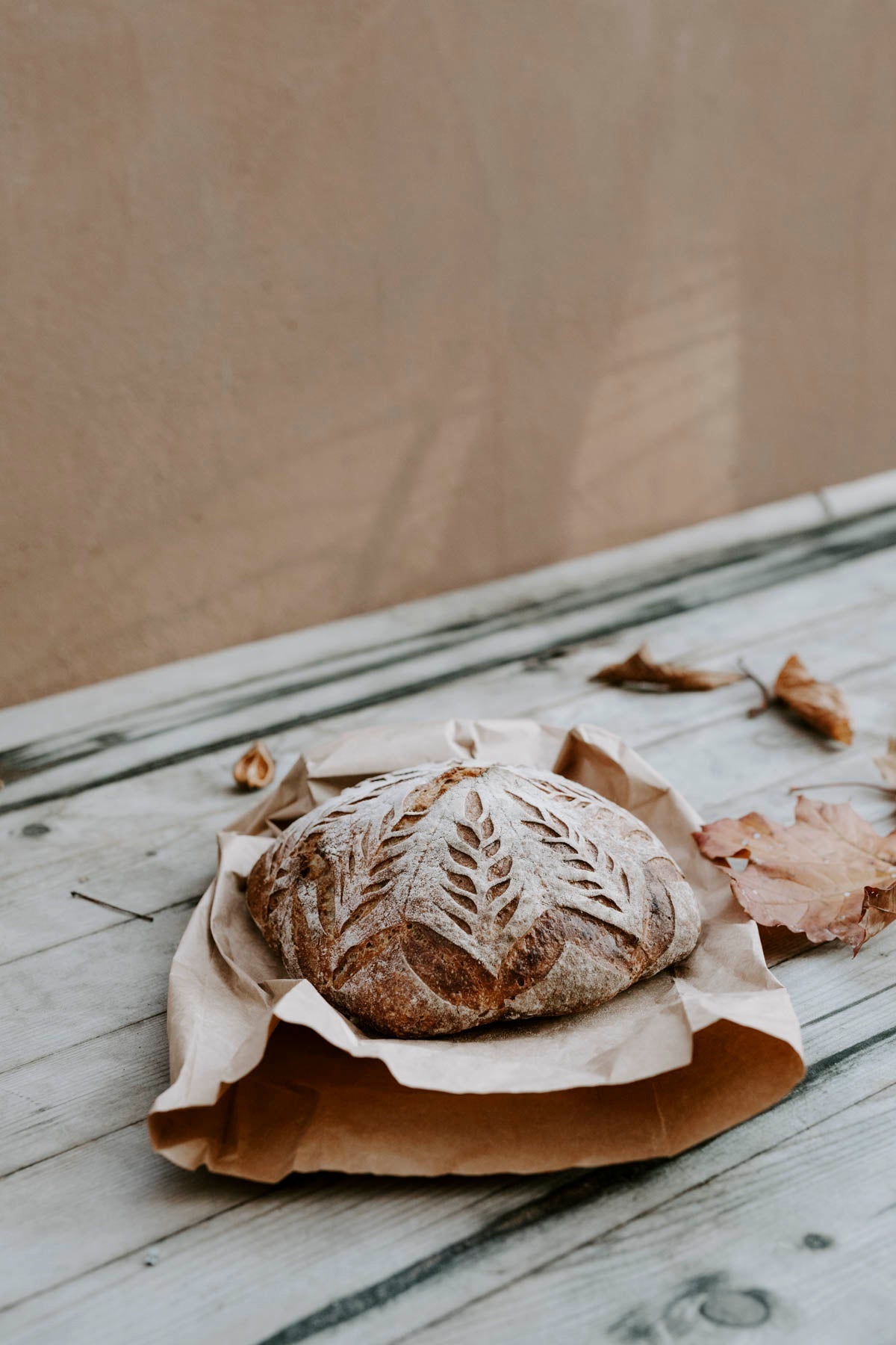 Lyst surdeigsbrød med spelt - Skillebekk surdeig