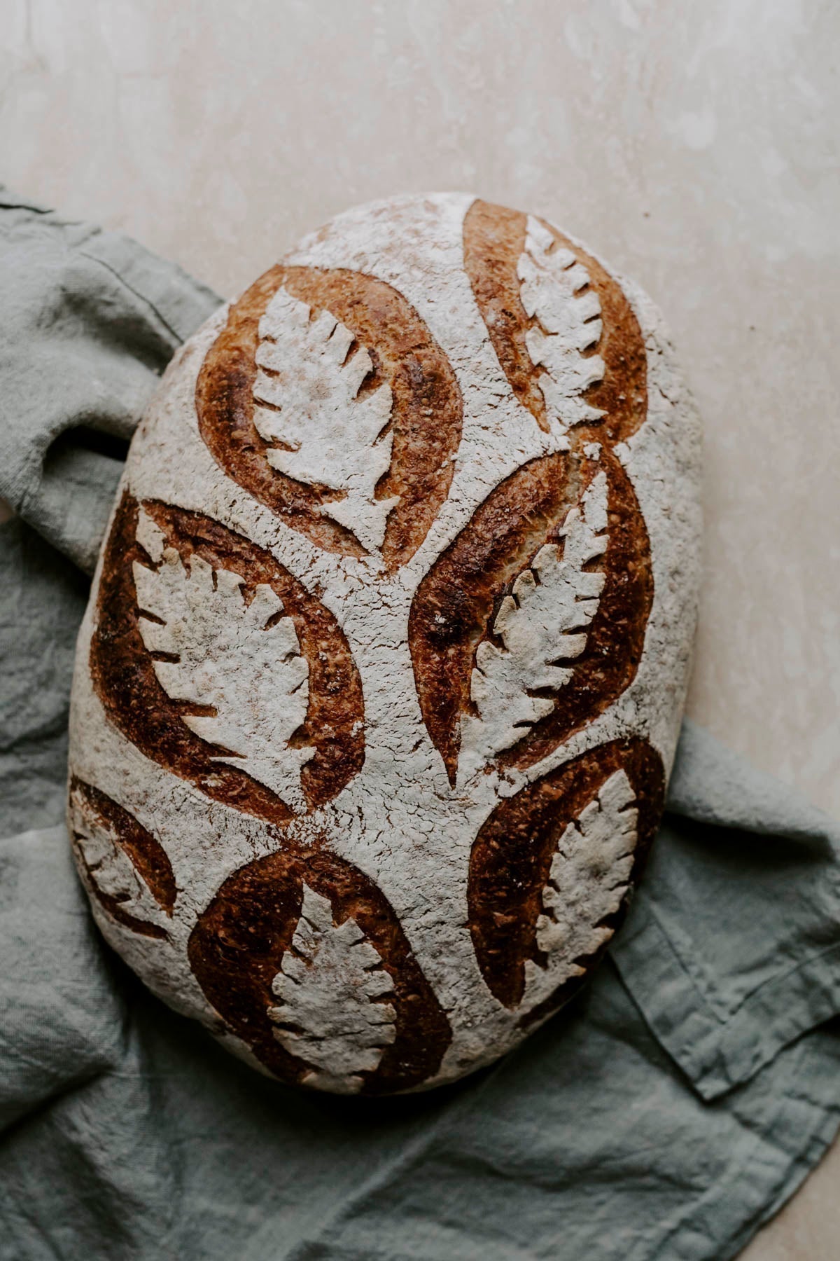 Surdeigsbrød med 15% fullkorn