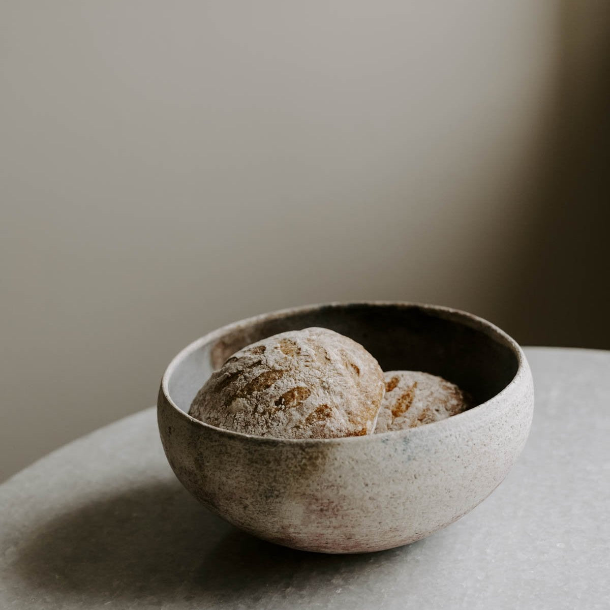 Grove rundstykker med surdeig