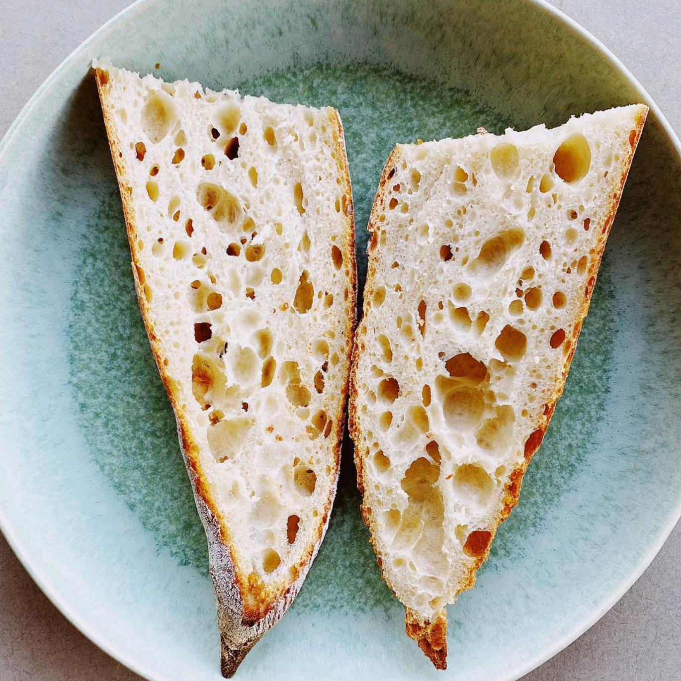 Sprø surdeigsbaguetter – enkle og gode!