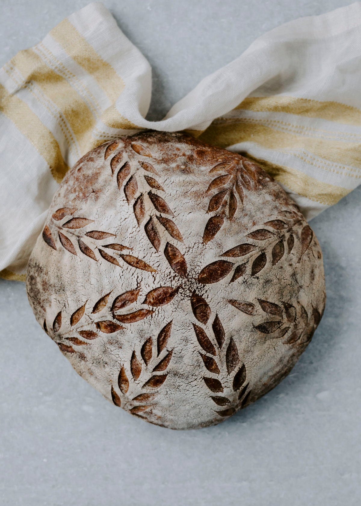 Eltefritt lyst surdeigsbrød