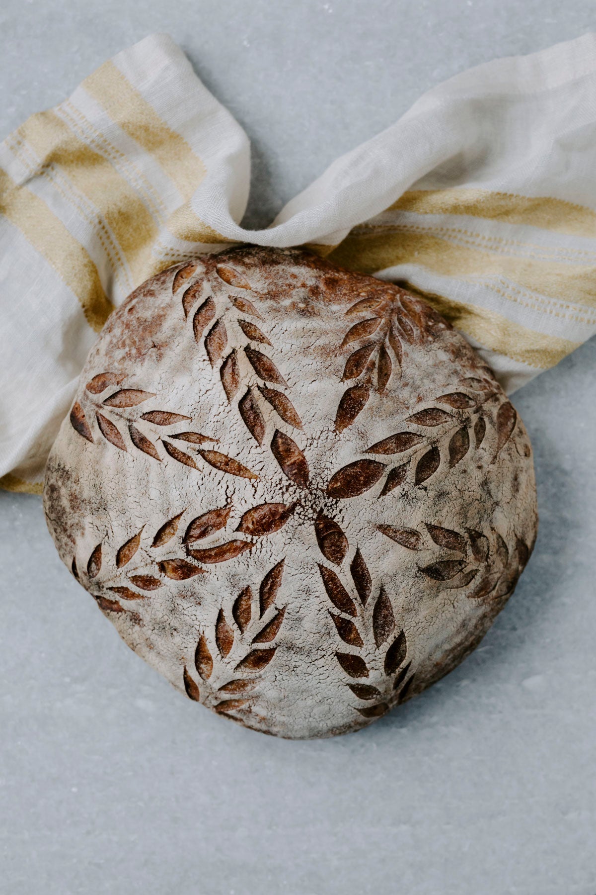 Eltefritt lyst surdeigsbrød
