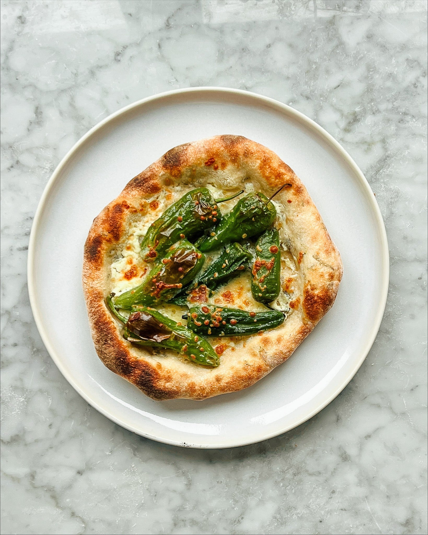 Basilikumpizza