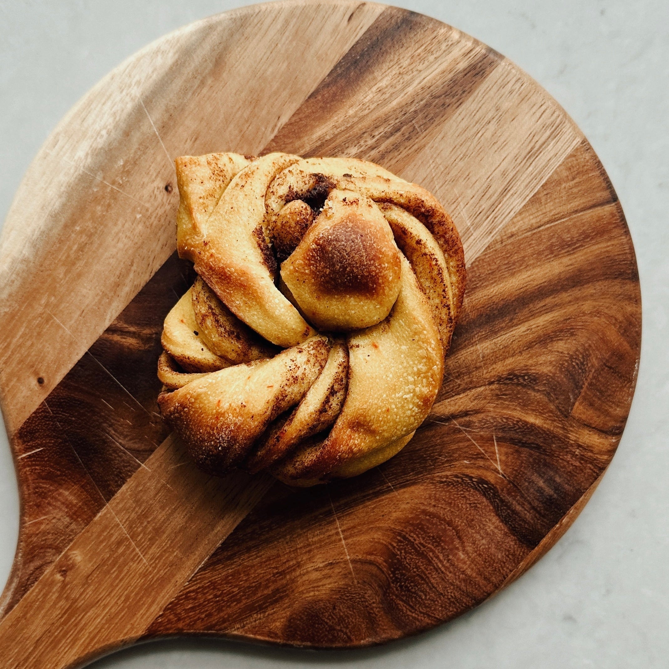 Safranboller med kanelfyll