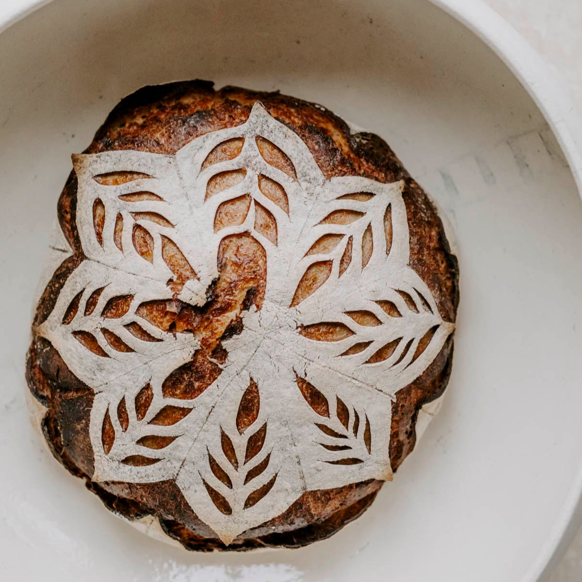 Surdeigsbrød med havre og honning
